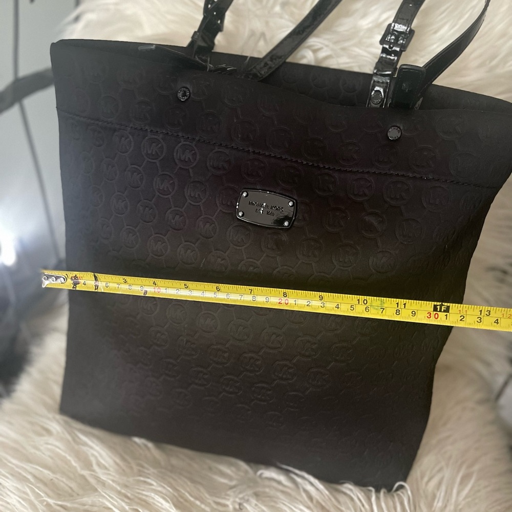 Michael Kors Large Quilted Neoprene Bag - Picture 14 of 14